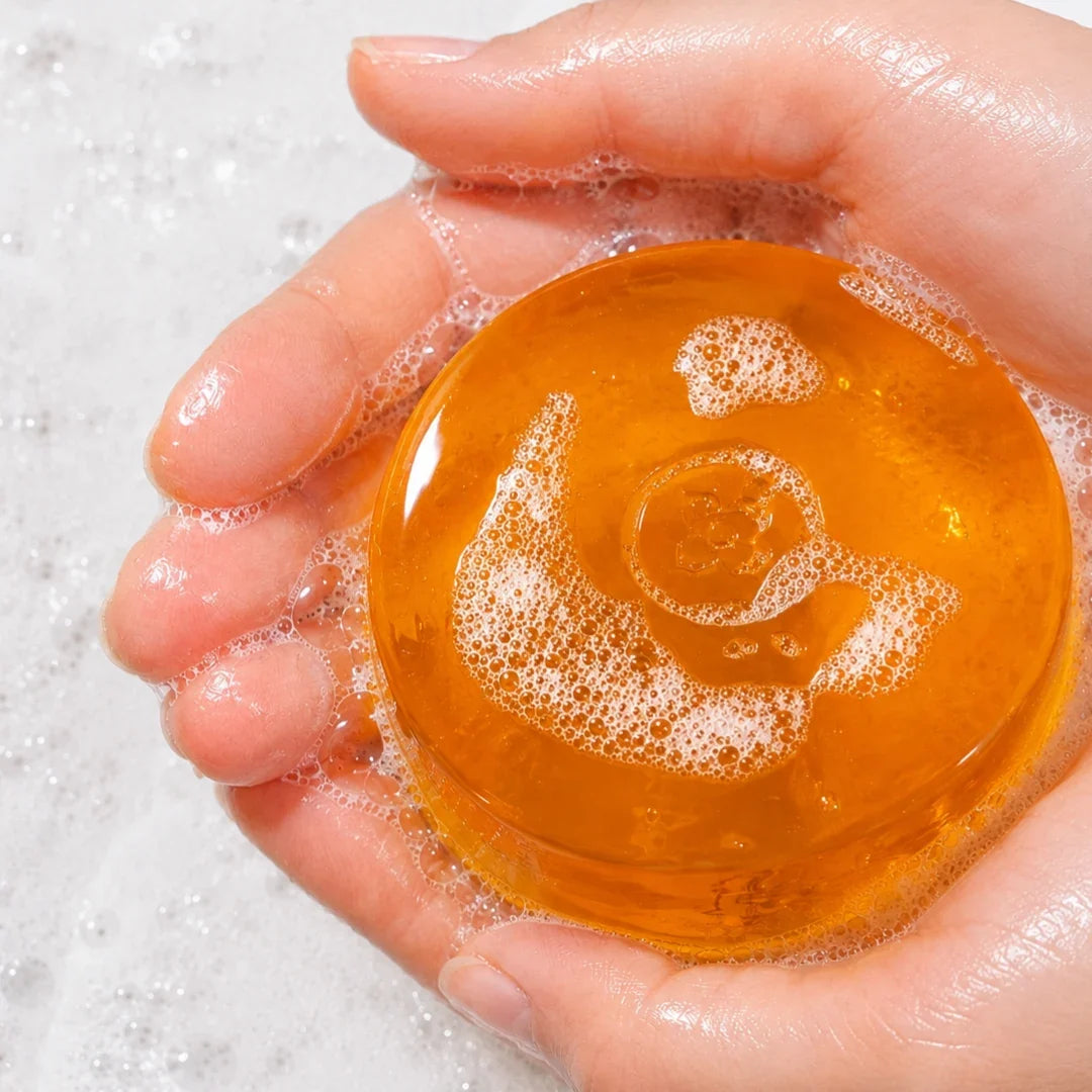 Unscented - Mirai Clinical Purifying and Deodorizing Soap Bar with Japanese persimmon and green tea, lathered with rich foam